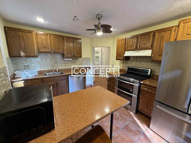 11 Chilcott Place unit 2, Jamaica Plain, MA 02130 - photo 3