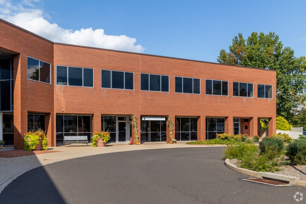 Montessori Community School Of Newtown serves 151 students in PK & Kindergarten.