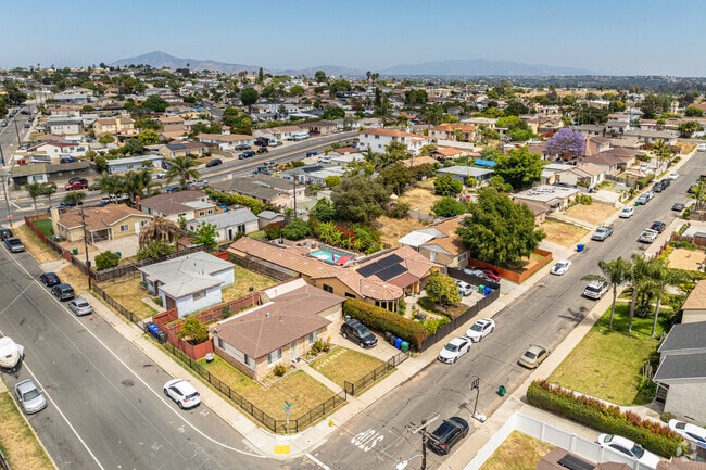 A tidy residential grid design keeps navigating Paradise Hills a breeze.