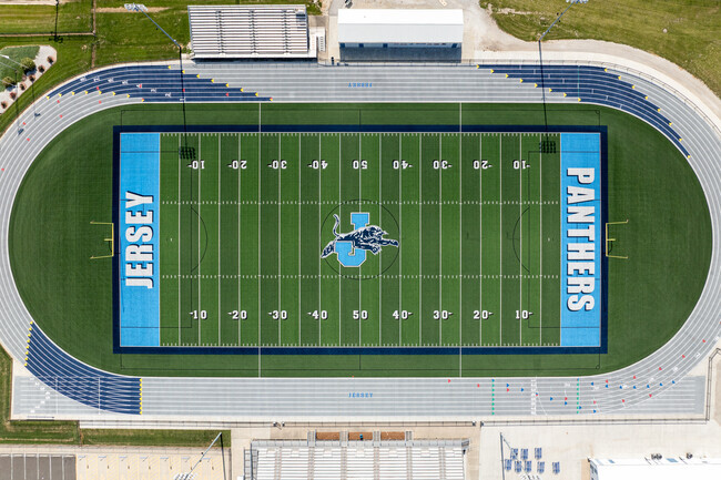 Illini Middle School is the home of the Panthers.