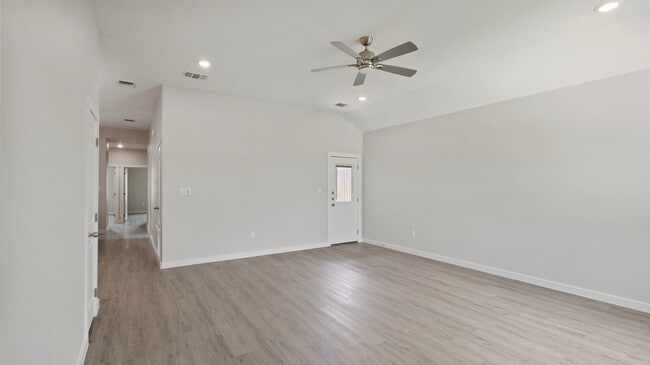 1303 Antelope Trail unit B, Temple, TX 76504 - photo 5