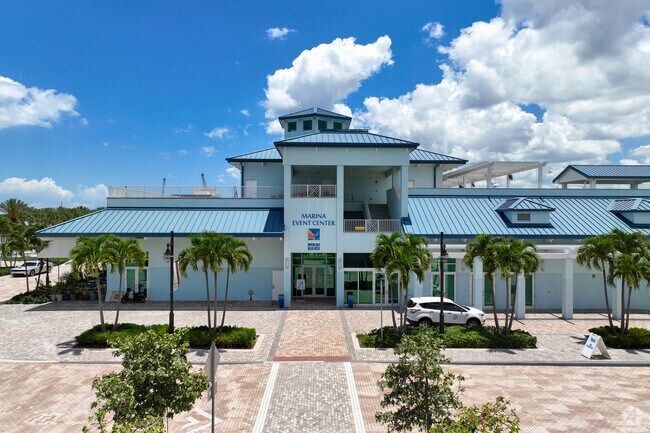 The Marina Event Center has an ideal location right next to the Intracoastal Waterway.