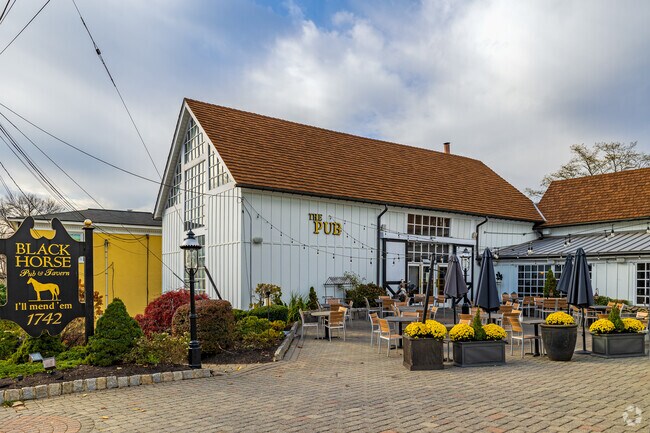 The Black Horse Tavern, a restaurant converted from a barn, serves hundreds daily.