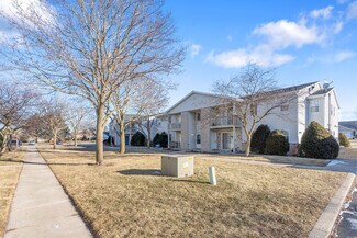 621 N Sandy Ln, Elkhorn, WI 53121