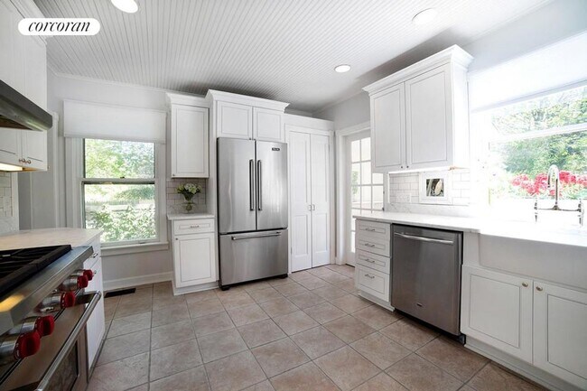 78 Moses Ln, Southampton, NY 11968 - photo 2