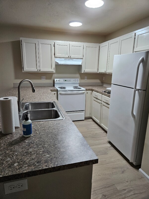 173 S 47th St unit 173 South 47th Stree, Springfield, OR 97478 - photo 1