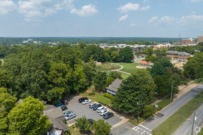 The Capitol School has an overall Niche rating of A-.