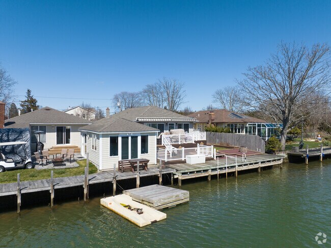 Plenty of dock space for your boat or jetski, right in your backyard.