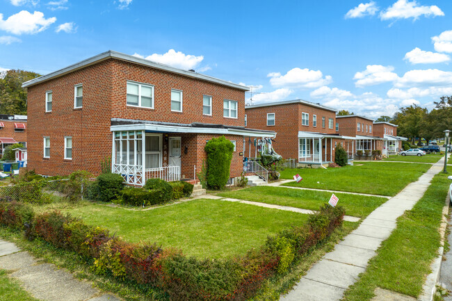 Live in a nice semi-attached duplex in Grove Park.