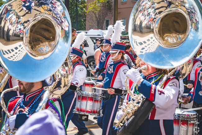 The University of South Alabama Marching Band participates in events close to Richelieu.