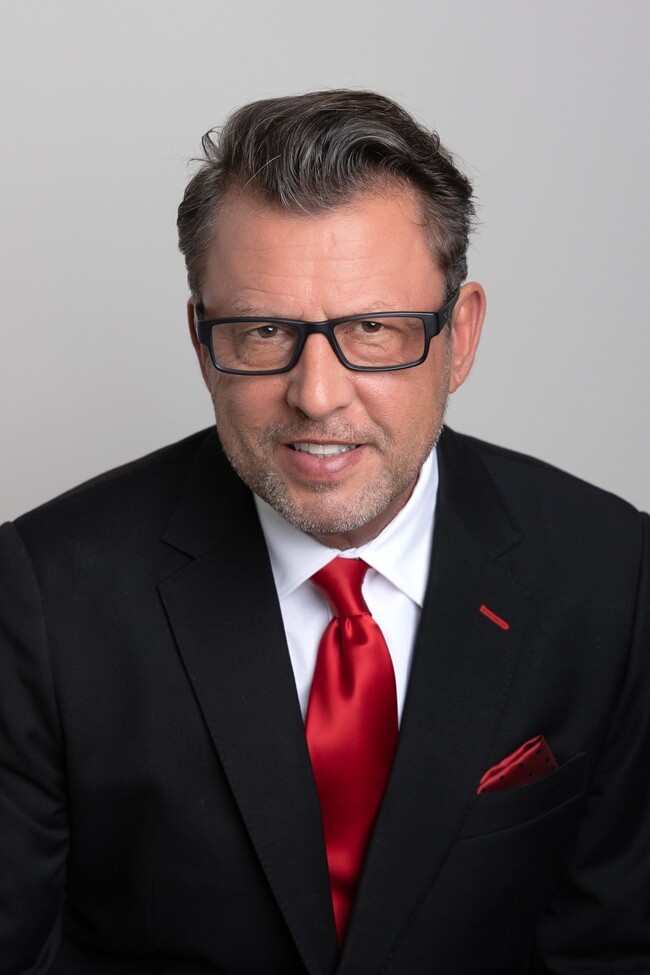 Agent Photo