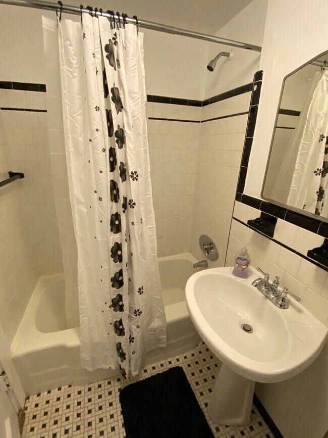 854 Beacon St, Boston, MA 02215