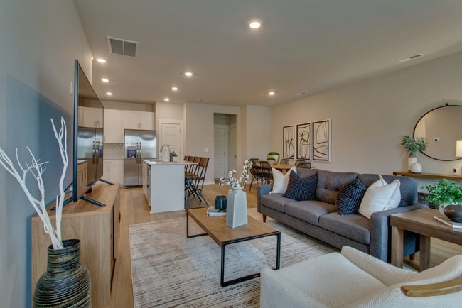 2710 Fordham St, Columbia, TN 38401 - photo 4