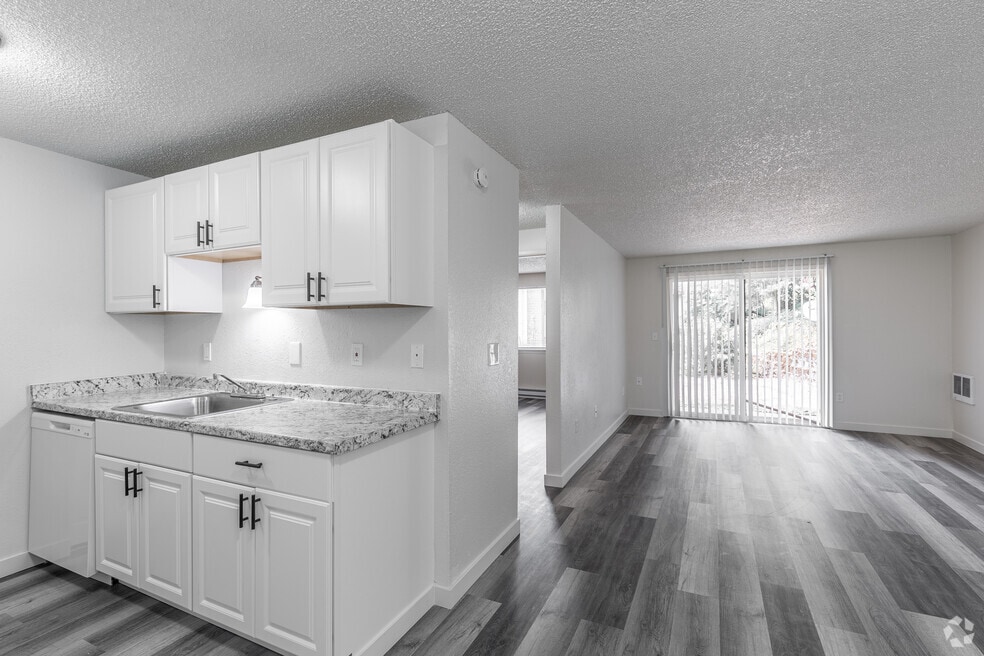 Charbern Apts - In The Hear of Milwaukie Oregon, Milwaukie, OR 97222 - photo 1