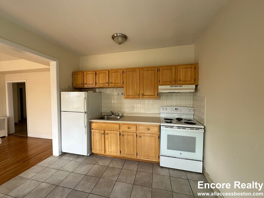 30 Fordham Rd unit 7, Allston, MA 02134 - photo 1