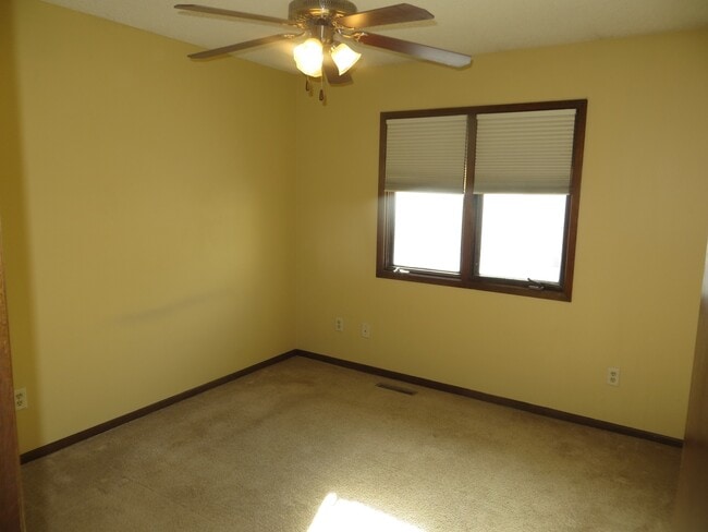 5000 Twana Dr unit 1, Des Moines, IA 50310 - photo 4