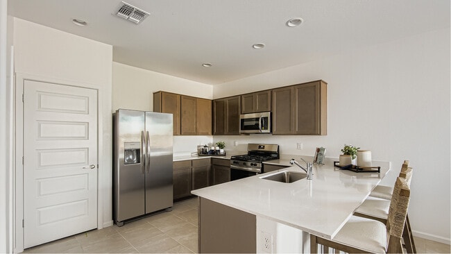 30363 W Wild Hazel Dr, Buckeye, AZ 85396 - photo 2