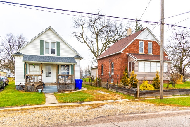 Kewanee homes usually feature front porches, both enclosed and open.
