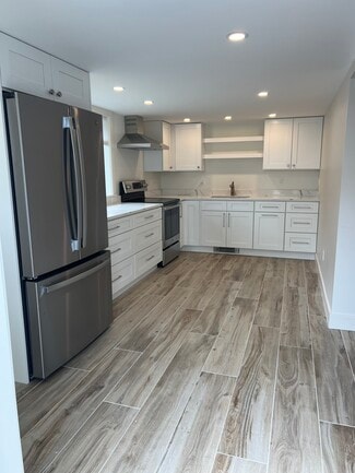 1 Rose Ln Unit UB, Gloucester, MA 01930