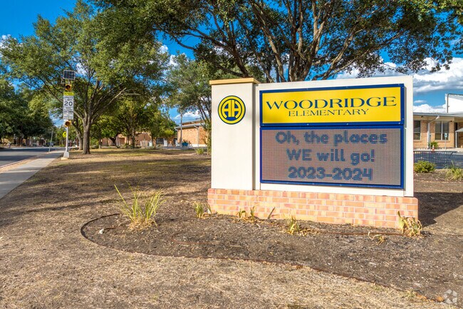 Woodridge Elementary is a public elementary school located in the Alamo Heights ISD.