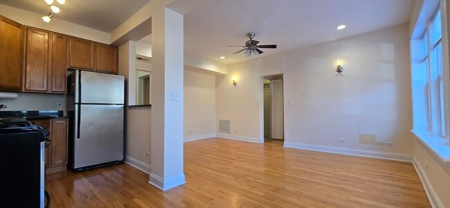 6812 N Wayne Ave unit 2B, Chicago, IL 60626 - photo 7
