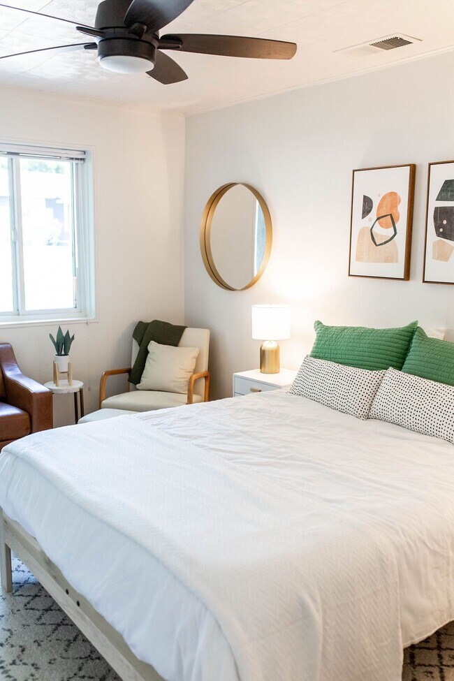 2945 West Way unit Modern Furnished Stu, Redding, CA 96002 - photo 4