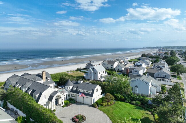 Rye is a beautiful town with New Hampshire’s longest stretch of coastline, featuring multiple scenic beaches that attract visitors year-round.