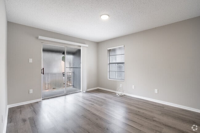 2BR, 2BA - 1050SF - Master Bedroom