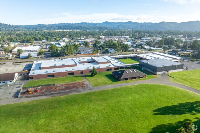 Siuslaw Elementary School has many activities for students to enjoy in Florence, Oregon.