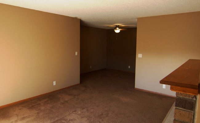 5100 Emerald Dr unit 25, Lincoln, NE 68516 - photo 3
