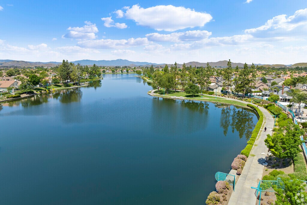 About Menifee Lakes Schools, Demographics, Things to Do