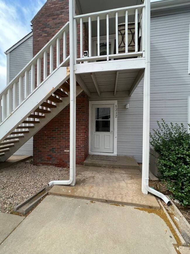 1717 S Cypress St Unit 1212, Wichita, KS 67207