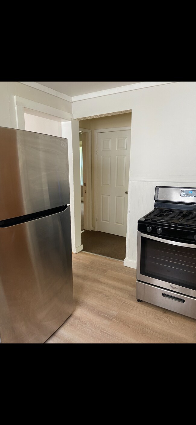 310 Cedar Place unit 2 bed room lower, East Rochester, NY 14445 - photo 2