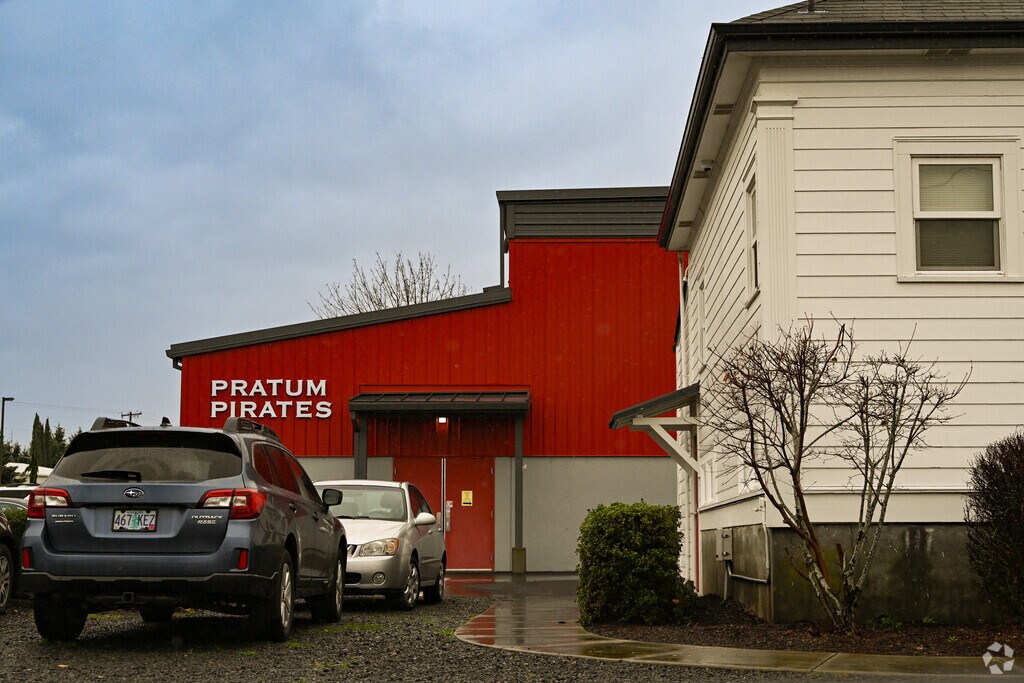 Pratum Elementary School provides education in the neighborhood of 
Outer East.