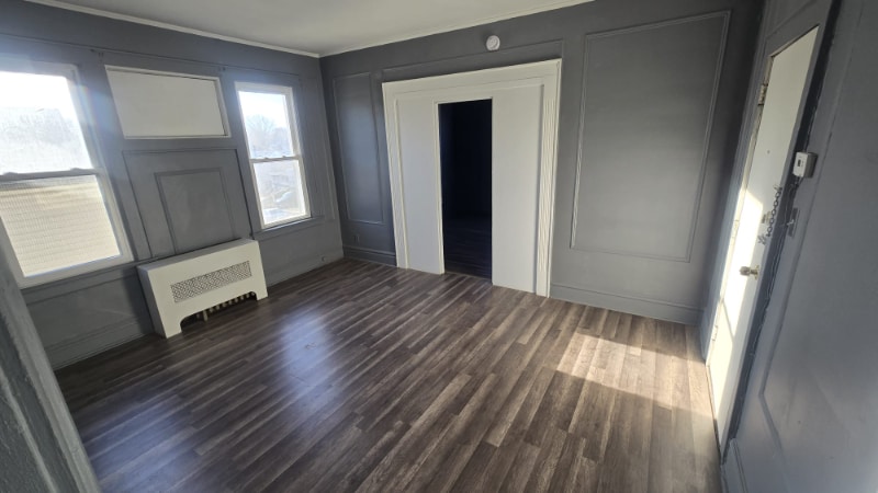 27-29-29 Schofield St unit 2R, Newark, NJ 07106 - photo 1