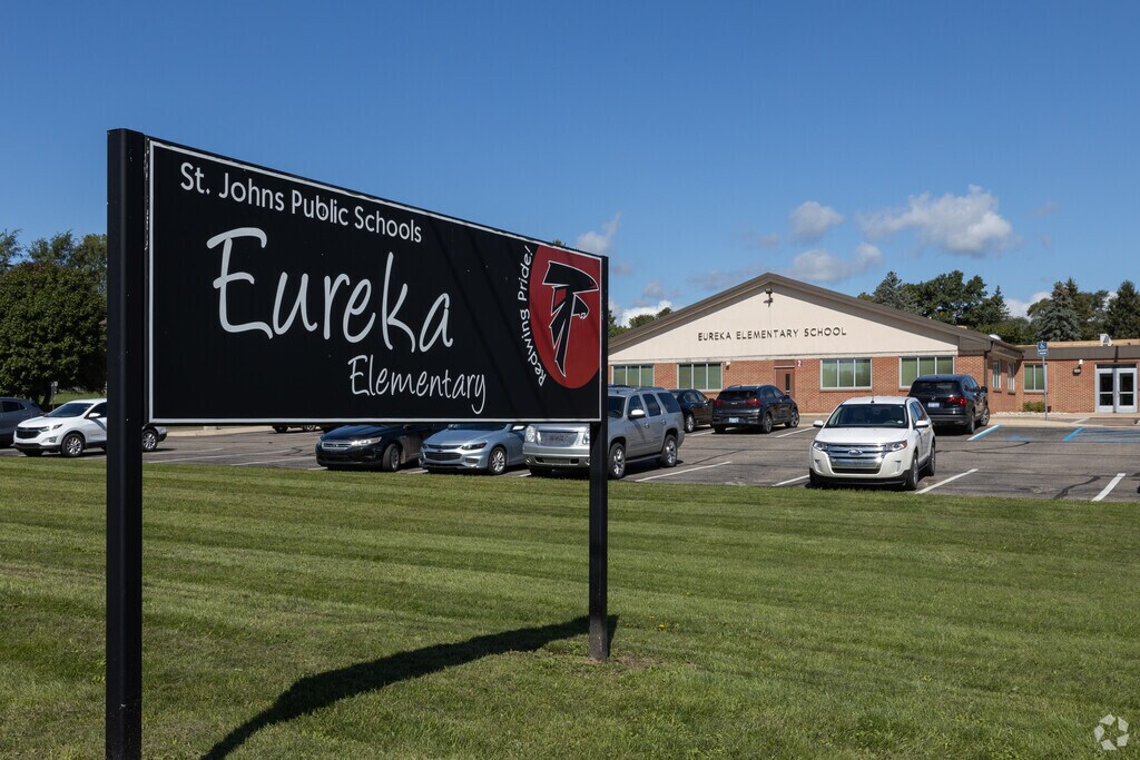 The main entrance to Eureka Elementary School in Clinton County.