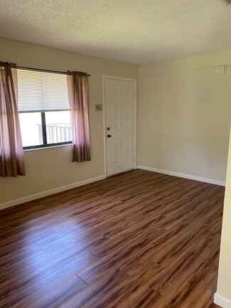 3001 58th Ave S Unit 112, Saint Petersburg, FL 33712