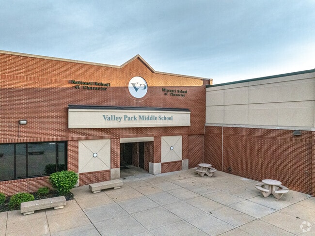 Valley Park Middle School has an overall B+ Niche grade.