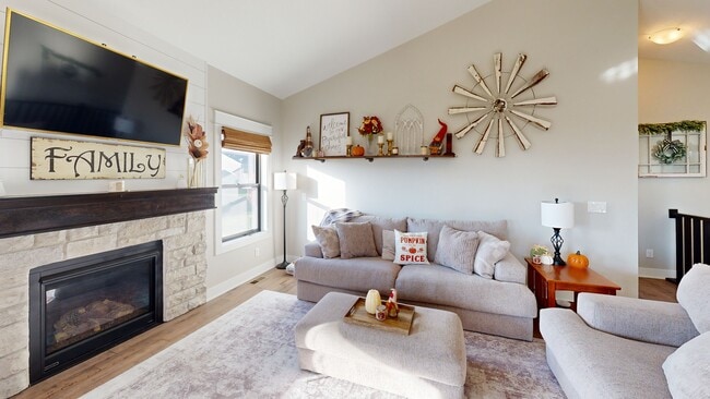 1404 S 10th St, Adel, IA 50003 - photo 3