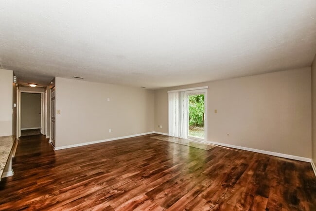 812 Coolee Ln, Indianapolis, IN 46229 - photo 5