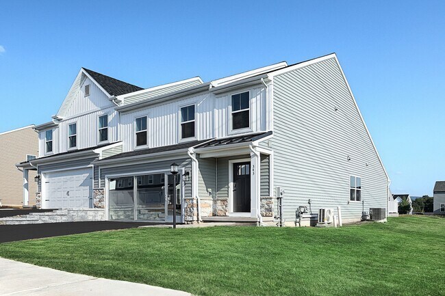 343 Acer Ave unit 36501007, State College, PA 16803 - photo 4