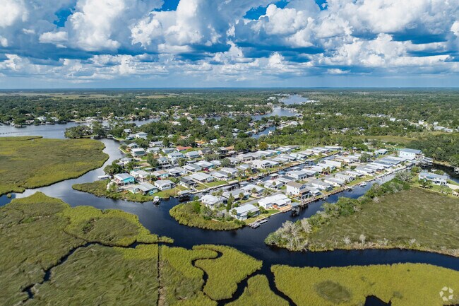 Homosassa is for the person that loves a waterfront coastal vibe, and laid back living.
