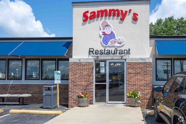 Sammy's Restaurant is located near the Boulder Ridge area and is known for its delicious food.