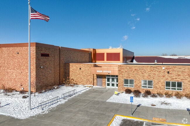 Nuevas Fronteras has a student-teacher ratio of 22 to 1.