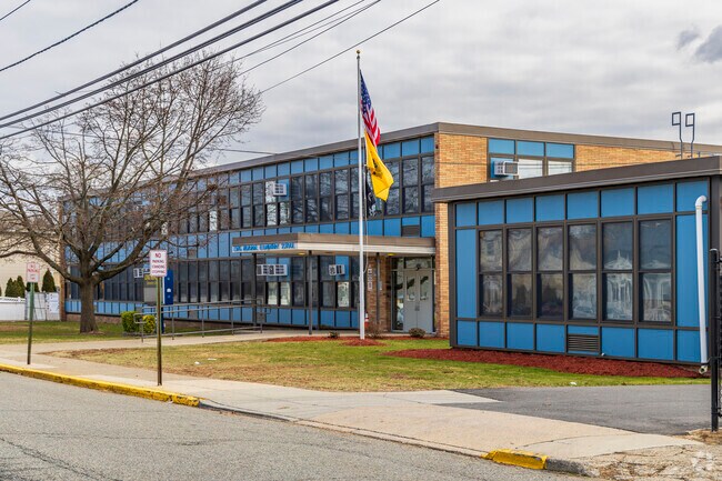Long Memorial School educates approximately a total of 288 students in an academic year.