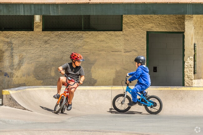 McVicker Canyon Park in Lake Elsinore's Lake View District is family-friendly, allowing little kids to enjoy riding bikes and scooters in designated areas, making it a popular spot for community recreation.