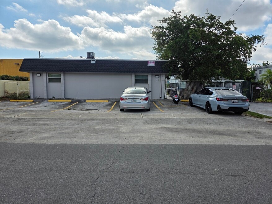 19 SW 14th St, Dania, FL 33004 - photo 1