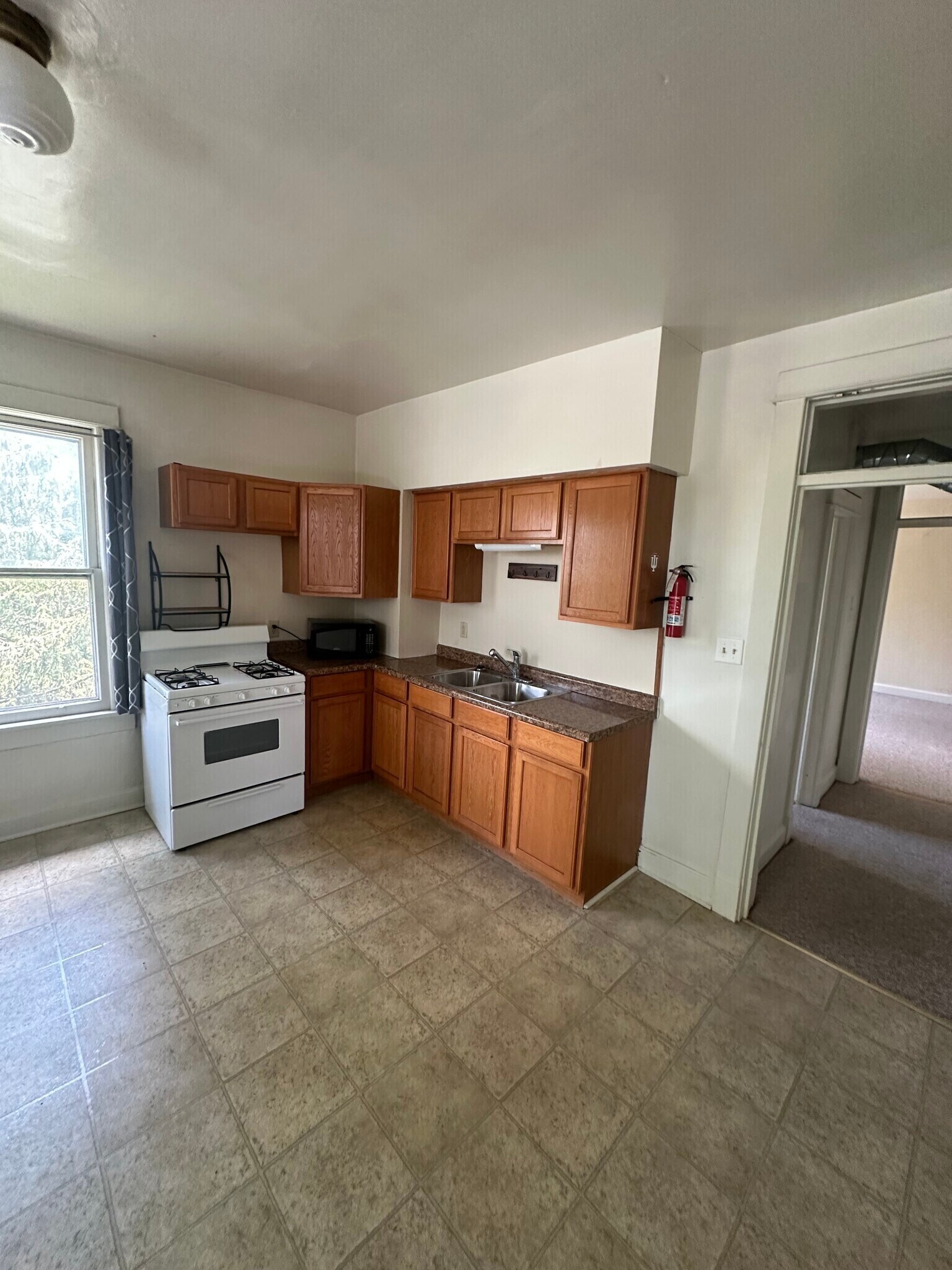 522 E 3rd St, Bloomington, IN 47401 - photo 1