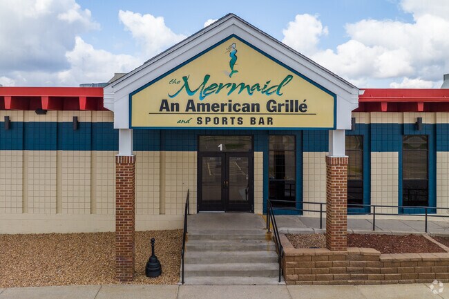 Mermaid, An American Grille serves lunch specials daily in Mounds View.