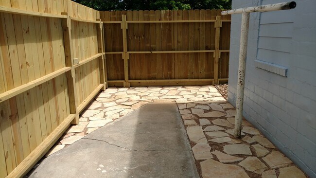 429 W 2nd St unit 1/2, Freeport, TX 77541 - photo 6